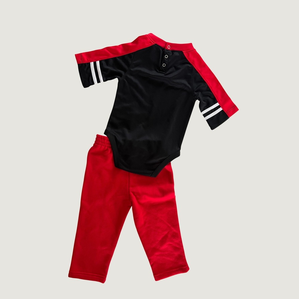 NHL Chicago Blackhawks Infant Boys Bodysuit and Fleece Pants Set Red Black 18M - Picture 2 of 6